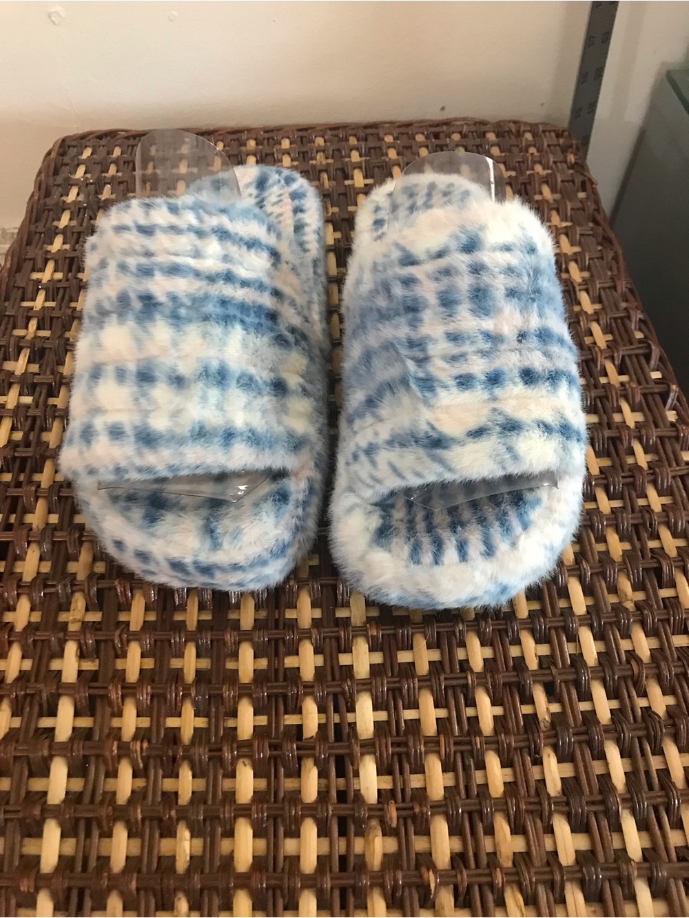 Fuzzy Blue, White, Pink Woman’s Slide Slippers-New